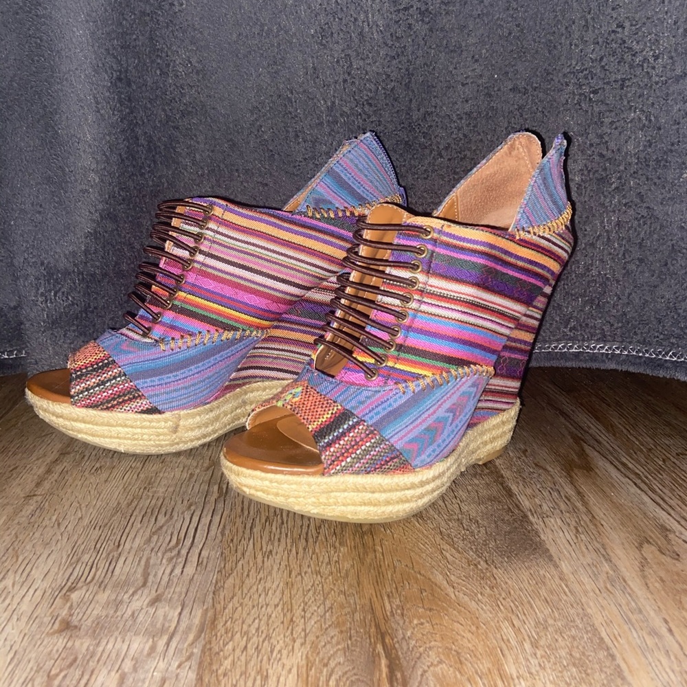 Chinese laundry wedges